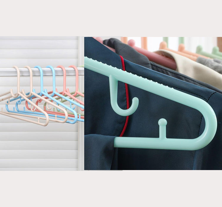 Plastic Clothes Hanger